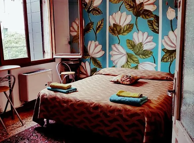 Проживание в семье The Artist Place