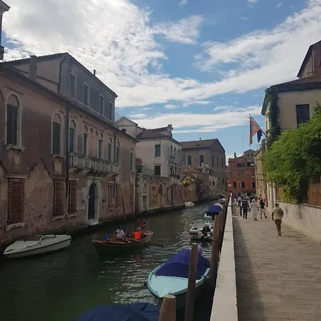 The Artist Place منزل للإقامة